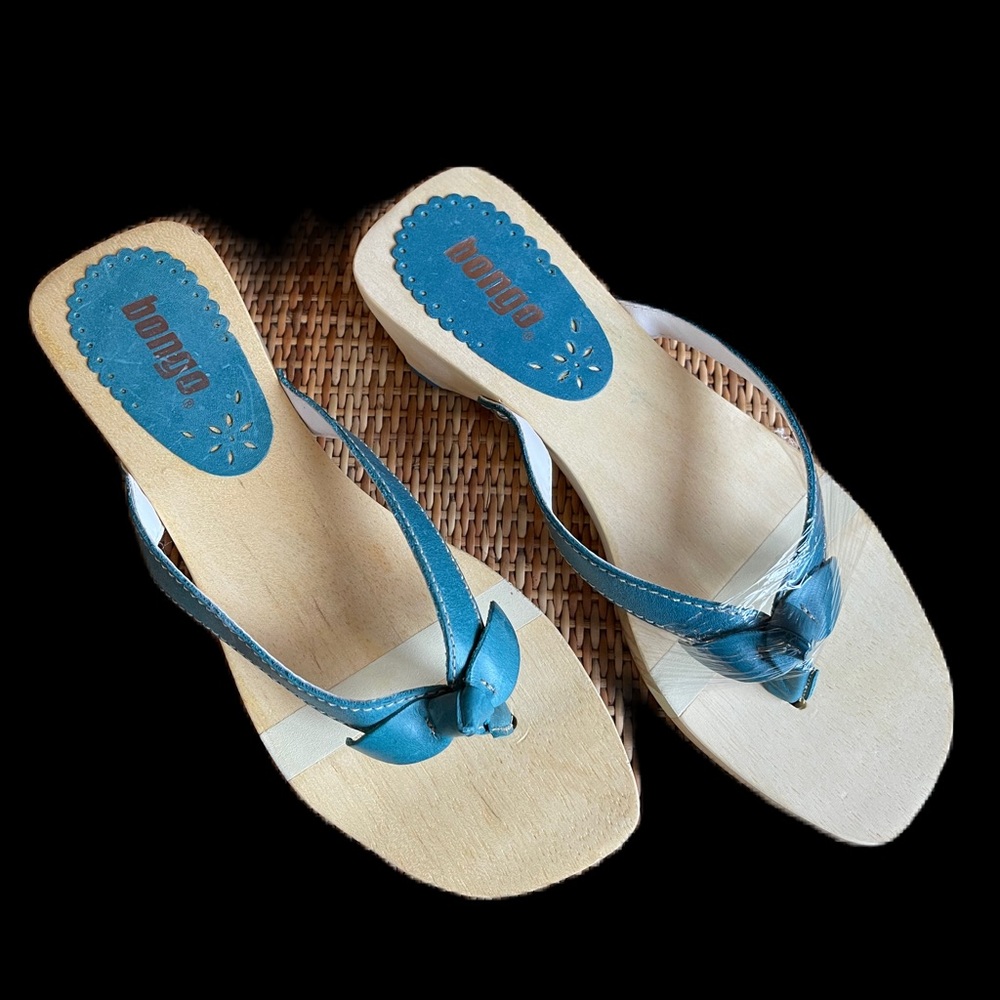 NIB Bongo Petal Sandal Wood Leather Flip Flop